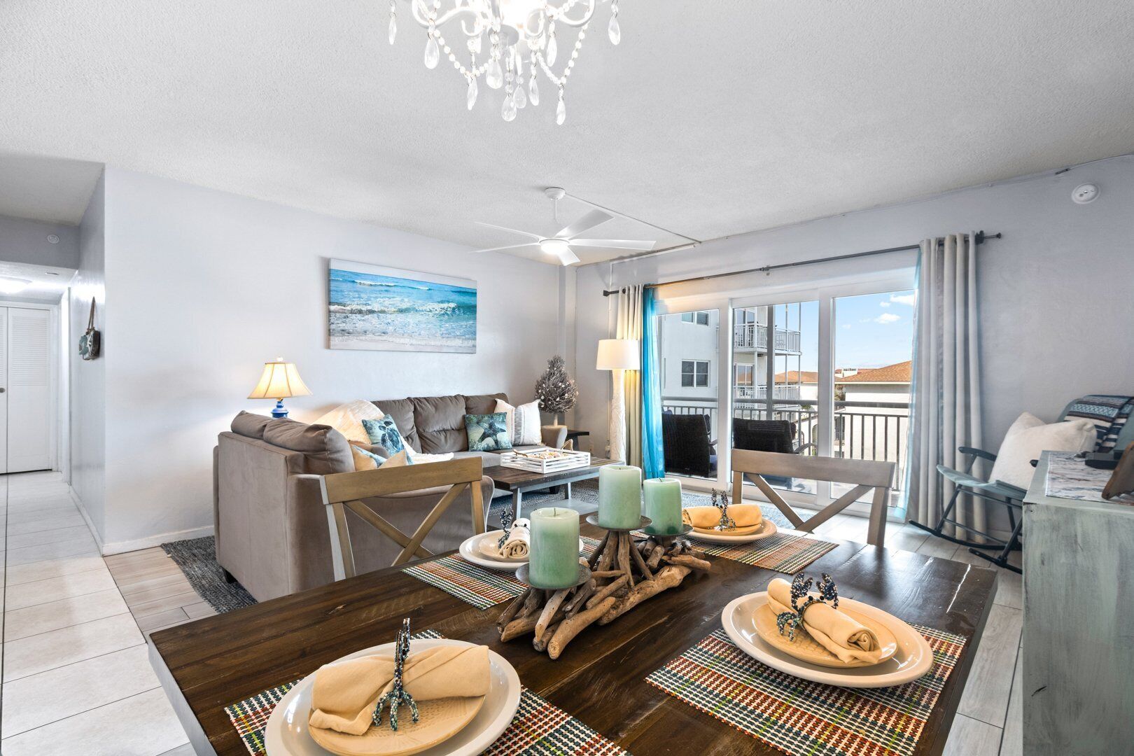 Apartamento (2 Bedrooms) | Área de estar | TV, mesa de pingue-pongue