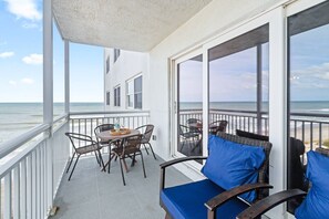 Apartamento (2 Bedrooms) | Sacada