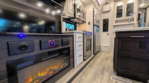 Private kitchen - Forest Farm RV Glamping Retreat • Hot Tub • Trail (Mississippi Mills)