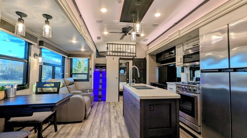 Forest Farm Spa Glamping Retreat • Hot Tub • Trail