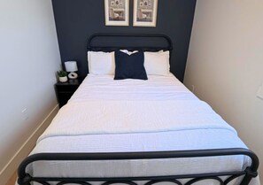 Unclassified image, 4 of 21, button