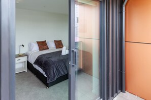 Iron/ironing board, WiFi, bed sheets - Manchester Square Urban Stay – Easy To Everything (Christchurch)