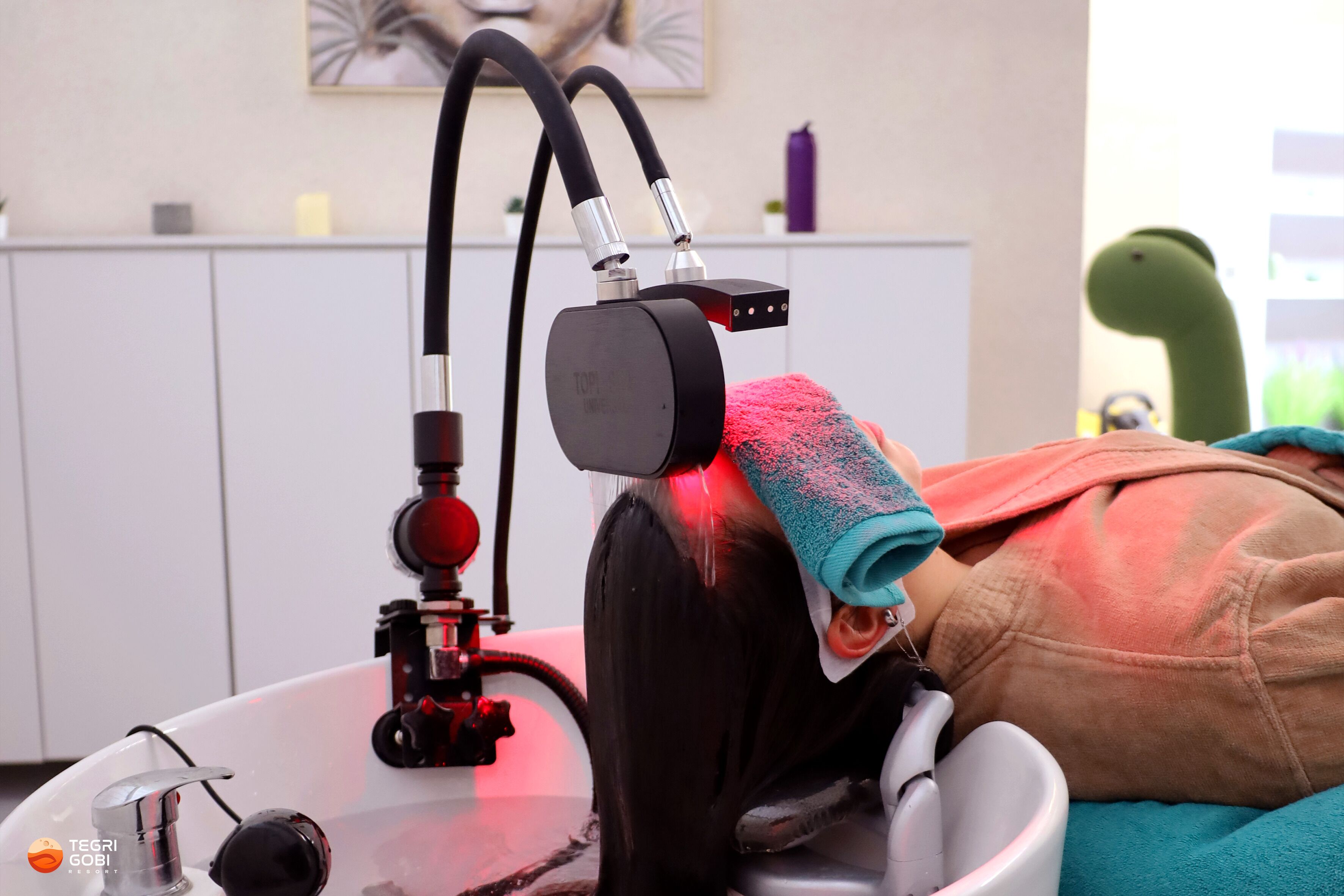 Hot tub, steam room, hot stone massages, deep-tissue massages, massages