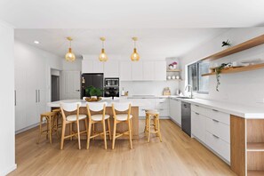 Fridge, microwave, oven, stovetop - Newly Renovated Home in Heart of Cowes (Cowes)
