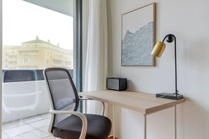 Interior - Blueground | Favoriten, jacuzzi, nr Belvedere (Vienna)
