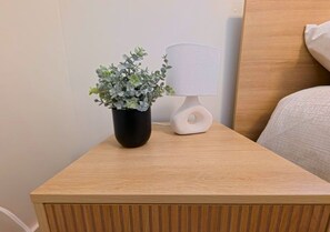 Unclassified image, 3 of 24, button