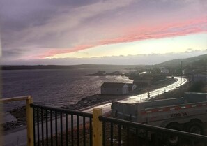 Unclassified image, 2 of 24, button