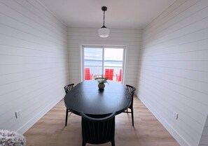 Unclassified image, 4 of 24, button