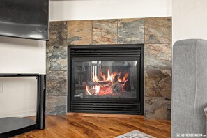 Interior - Phenomenal 3-bedroom condo in pleasant Anchorage neighborhood (Anchorage)