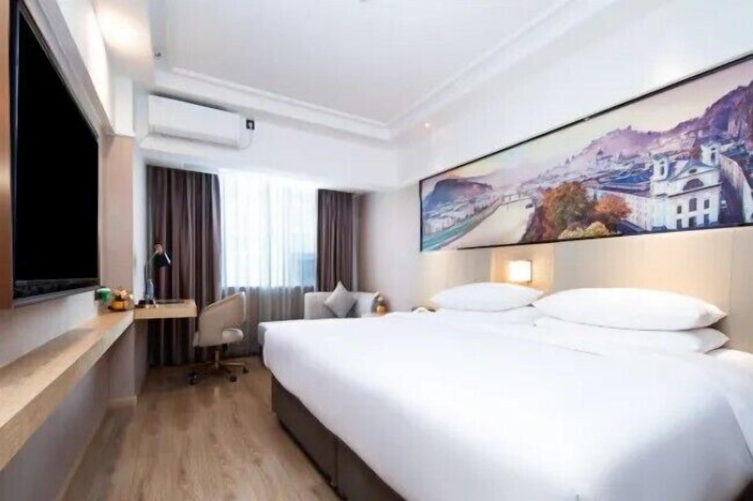 Desk, iron/ironing board, free WiFi