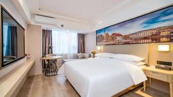 Quarto solteiro luxo | Escrivaninha, ferros/tábuas de passar roupa, Wi-Fi de cortesia