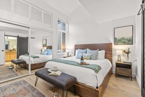 2 bedrooms, iron/ironing board, free WiFi, bed sheets - Abode at Wintergreen, hot tub, pool & gym, ping pong, near golf (Park City)