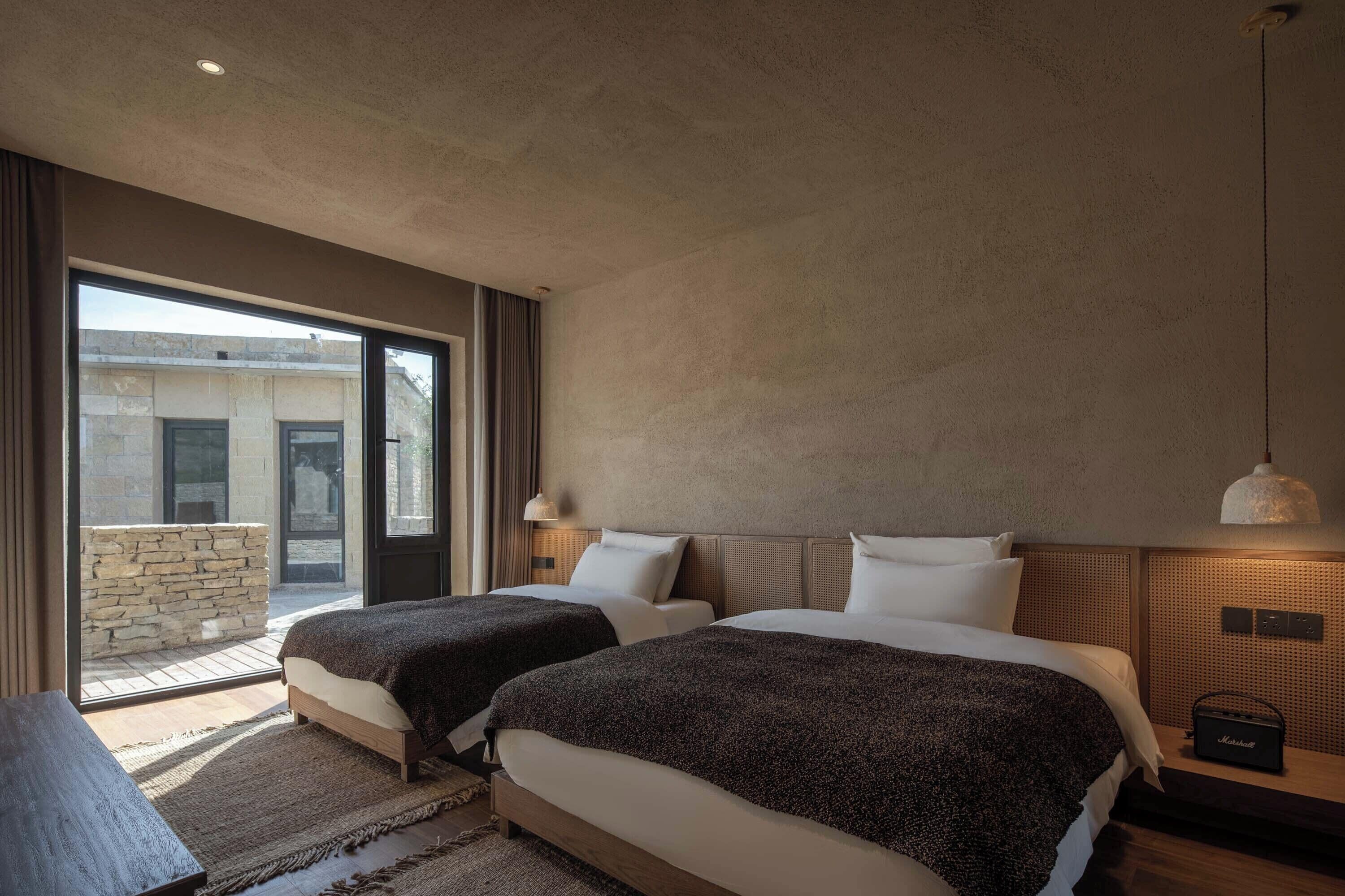 Signature Suite, Balcony, Mountain View | Blackout drapes, iron/ironing board, free WiFi, bed sheets