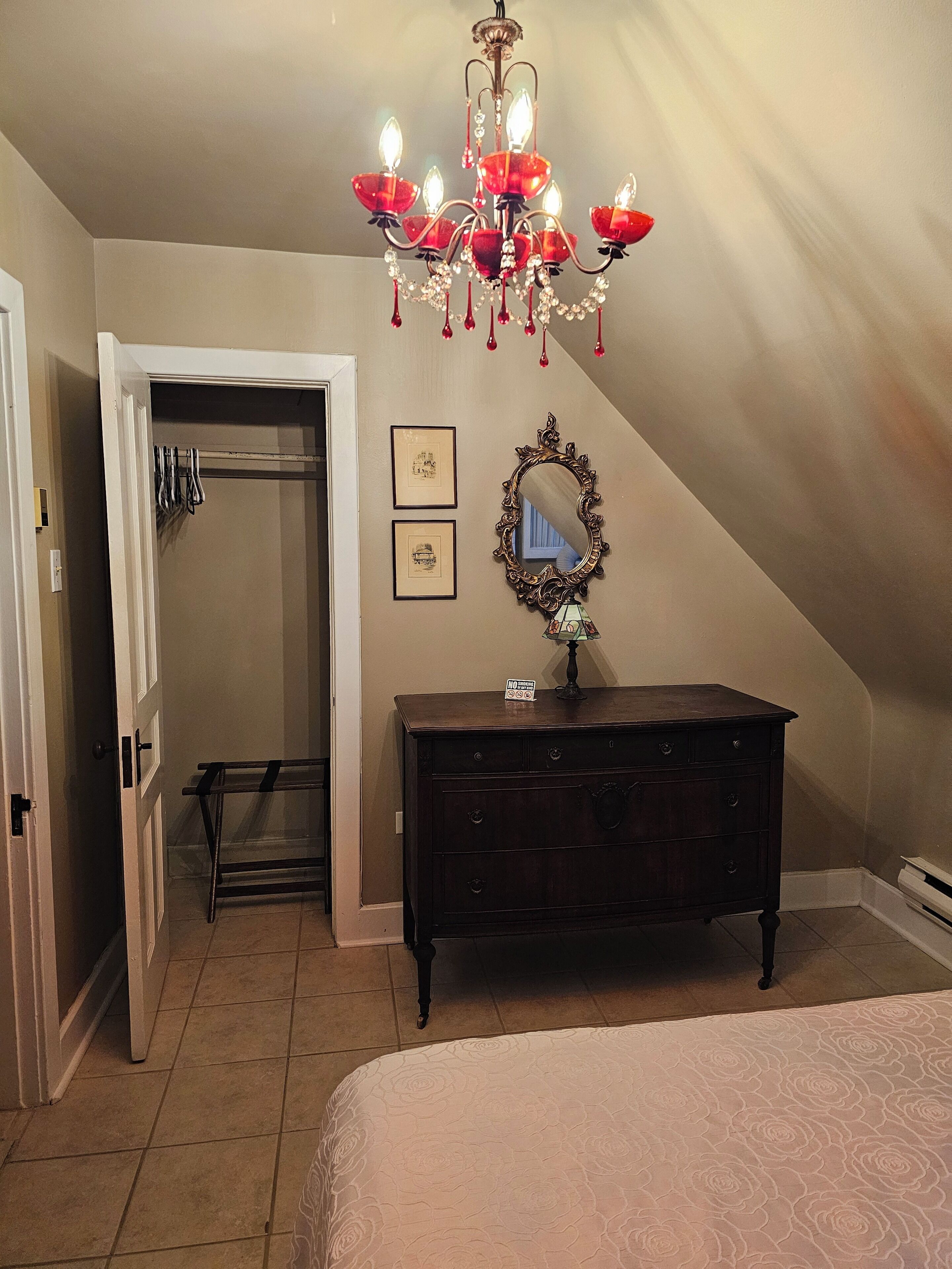 Iron/ironing board, free WiFi, bed sheets