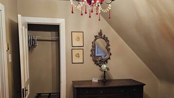 Iron/ironing board, free WiFi, bed sheets