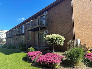 Exterior - Cozy 1-bedroom apartment in Downtown Neenah (Neenah)
