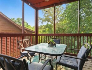 Outdoor dining - Close to Shows, Dining & Golf • 2BR + Loft Cabin (Branson)