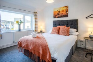 Iron/ironing board, WiFi, bed sheets
