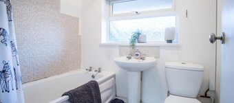 Gellionen - 2 Bedroom House - Clydach