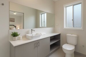 Bathroom - Entire home in Rochedale South, Australia (Rochedale South)