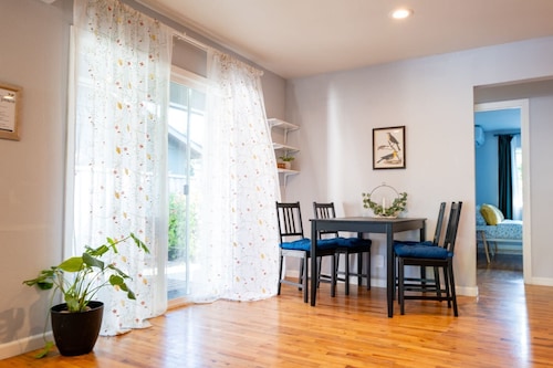Cozy Townhouse 2BR/2BA Sleep 6 AC+Parking+Wifi+Pet+Laundry in San Jose