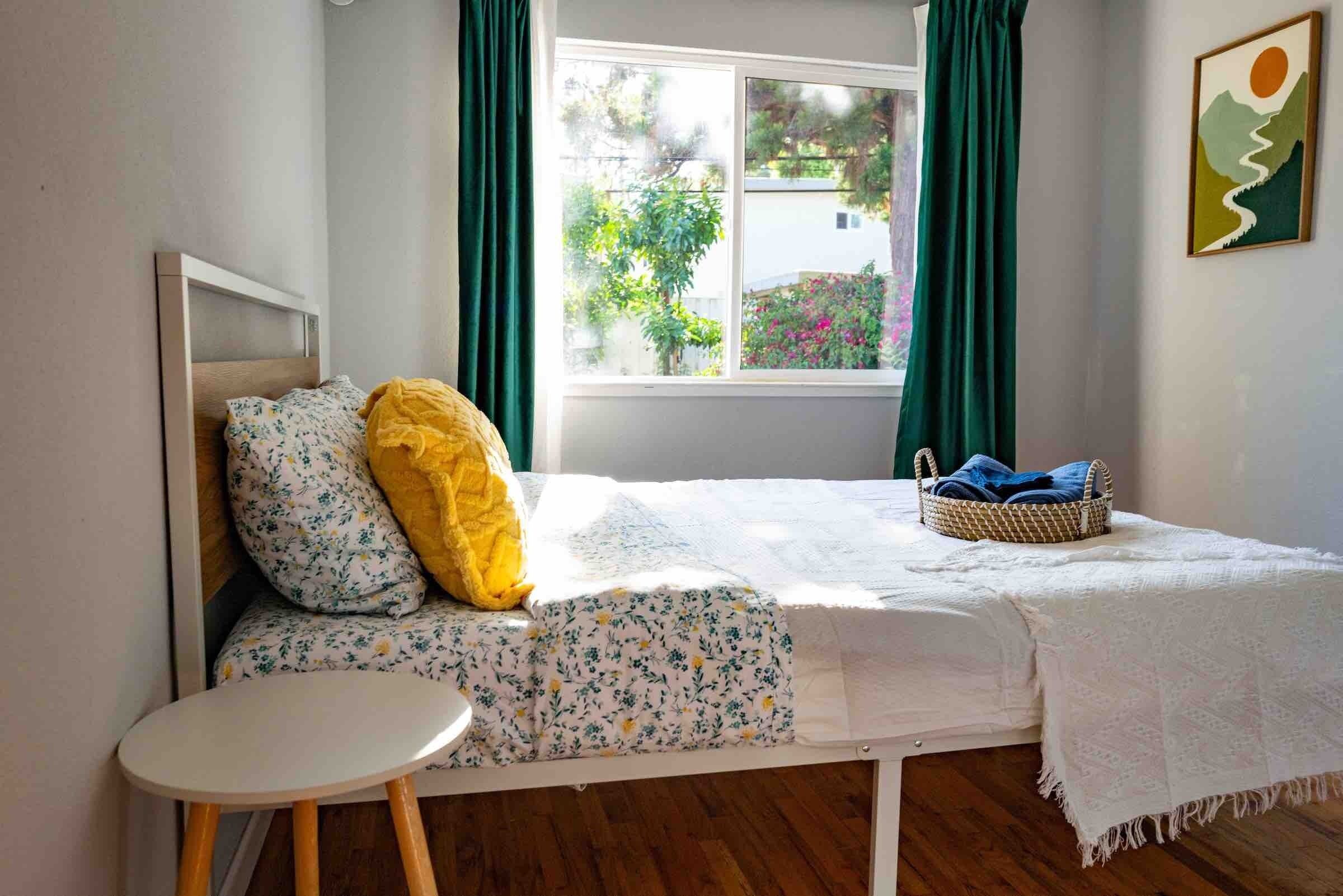 Ferros/tábuas de passar roupa, Wi-Fi, roupa de cama