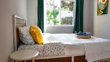 Ferros/tábuas de passar roupa, Wi-Fi, roupa de cama