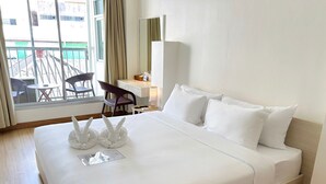 Deluxe Double Balcony - Premium | โต๊ะทำงาน, Wi-Fi ฟรี