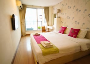 Quarto casal luxo | Escrivaninha, Wi-Fi de cortesia