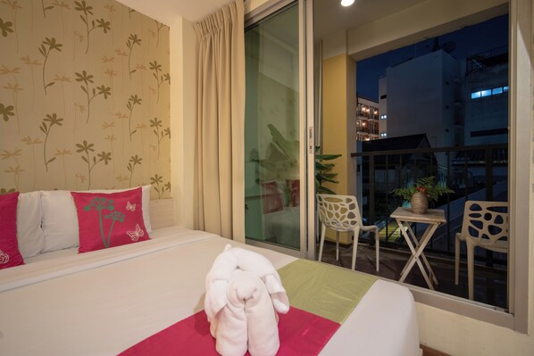 Family Triple Room | Desk, free WiFi - Taradii Boutique-Villa Cha-Cha Khaosan (Bangkok)