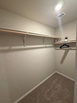 Interior - Contemporary 3BR Home Near Base Fast Wi-Fi, Smart TV, Coffee Station (Killeen)