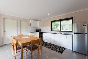 High chair, cookware/dishes/utensils