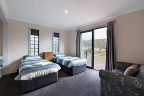 2 bedrooms, iron/ironing board - Brumbies Run Touchdown Cottages (Jindabyne)