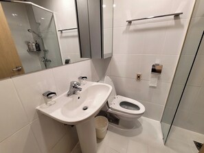 Standard Twin Room, City View | Bathroom | Shower, free toiletries, hair dryer, slippers - Incheon Airport Line Guest House (Incheon)