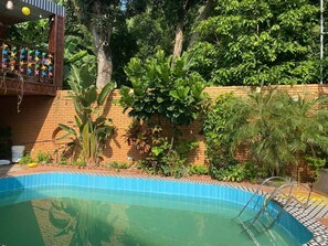 屋外プール、サンラウンジャー