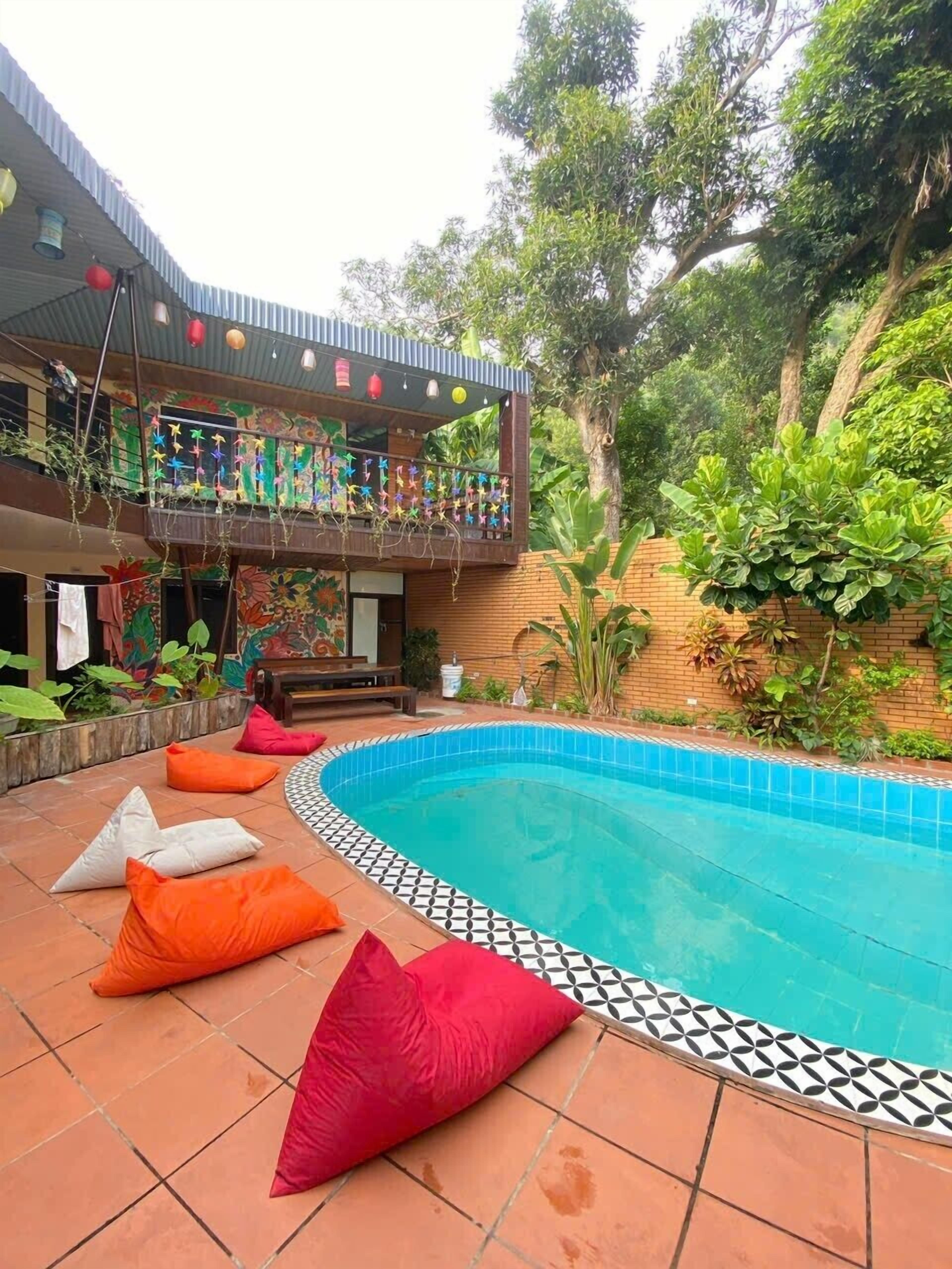 Outdoor pool, pool loungers