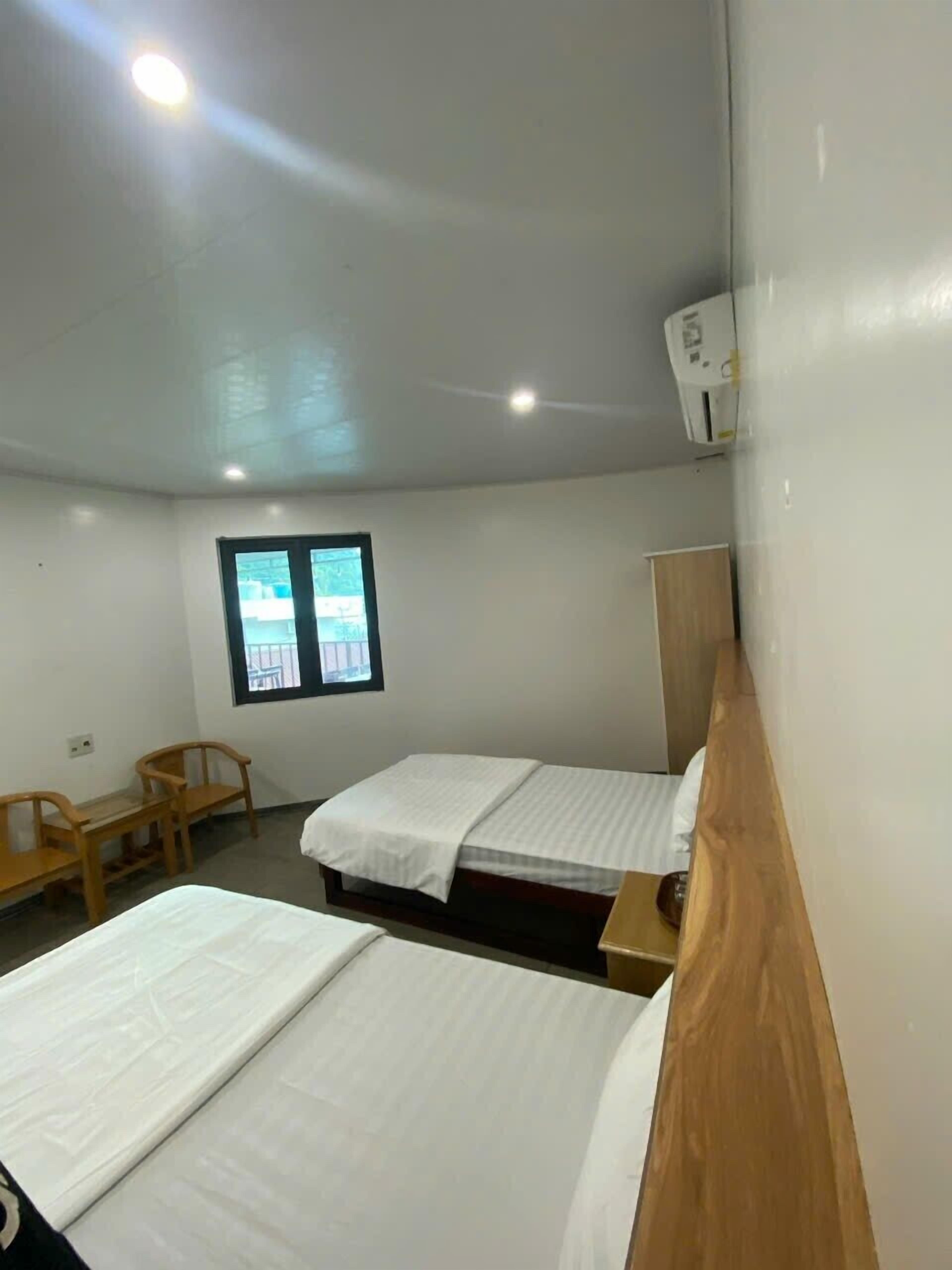 Dobbelt- eller tomannsrom, bassengutsikt | Wi-fi (inkludert)