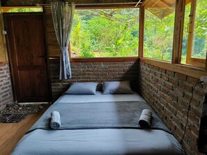 Family Cabin, Balcony, Valley View | Free WiFi, bed sheets - OZ Cabin by Farmstay Managel (Cianjur)