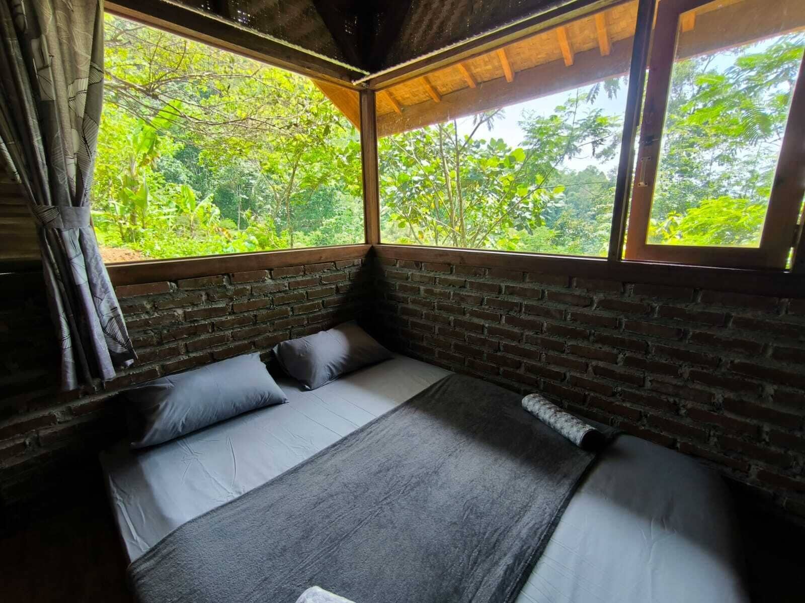 Perhemökki, parveke, näköala laaksoon | Ilmainen Wi-Fi, vuodevaatteet