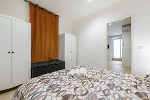 2 chambres, fer et planche à repasser, accès au Wi-Fi (inclus)
