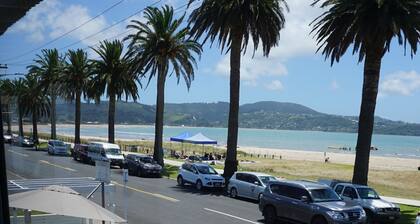 Nana Glad's Beach Front Accommodation