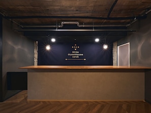 Reception - Shijo Guesthouse HIVE - Hostel  (Kyoto)