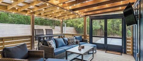 Smart TV, fireplace, printers