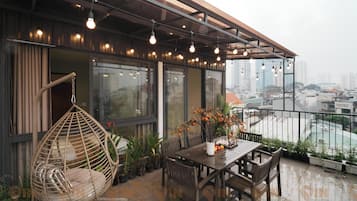 Cobertura superluxo, vista para a cidade | Terraço/pátio