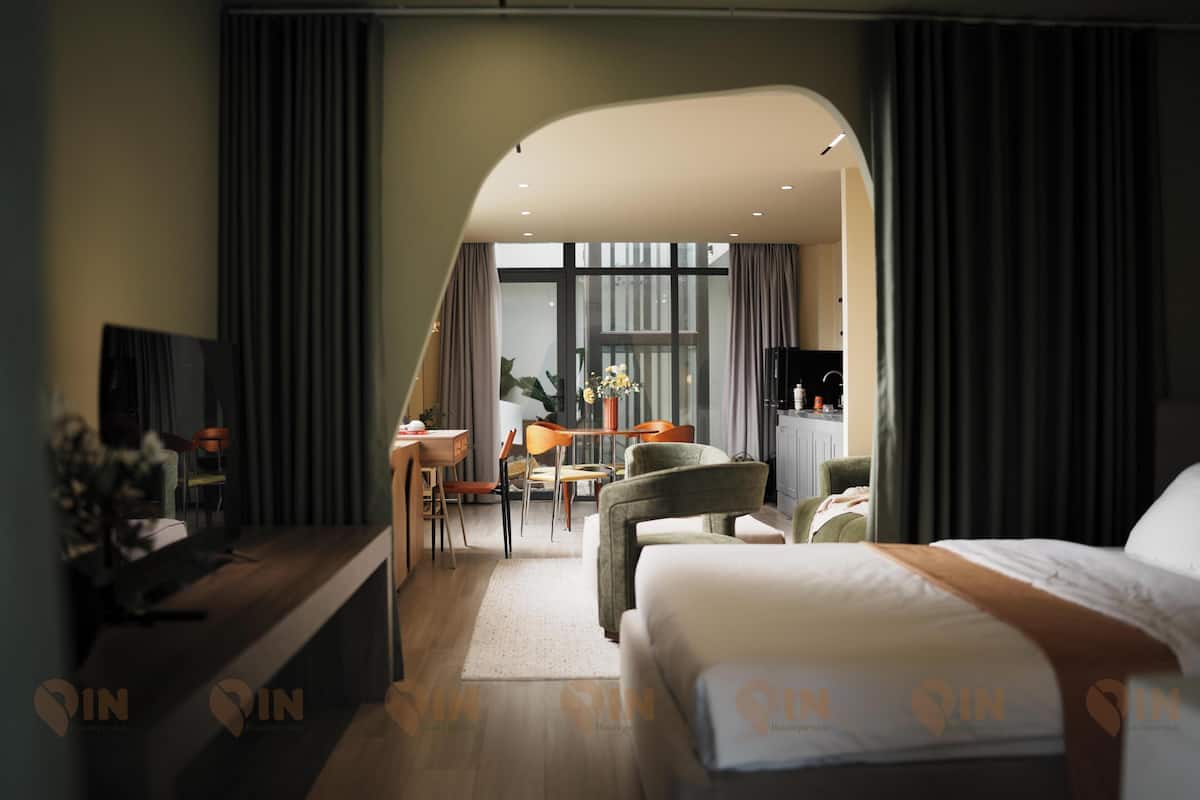 Luxury Suite, City View | Soundproofing, free WiFi, wheelchair access