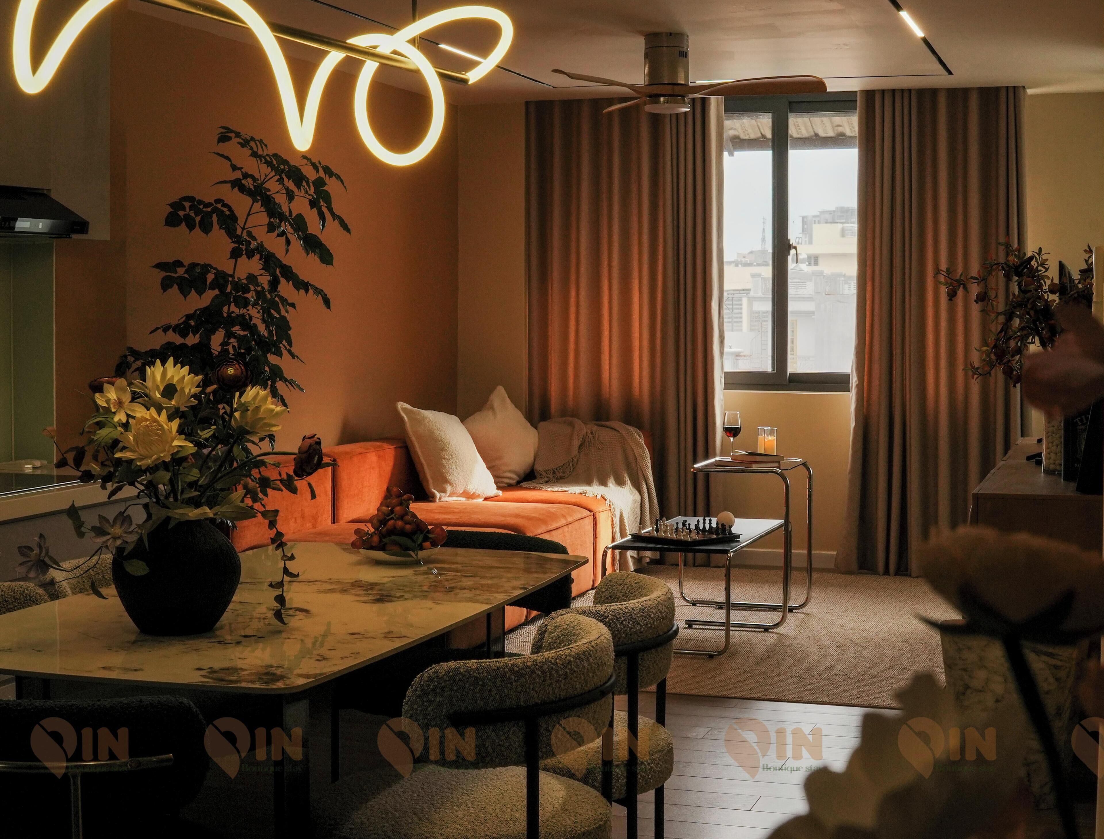 Luxury-Penthouse, Stadtblick | Wohnbereich | Fernseher