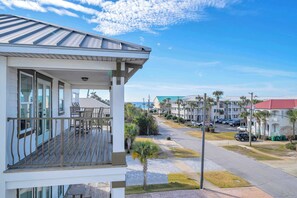 Terrace/patio - Shore Thing Getaway | Large Private Pool & Pergola! | One Block to the New Tarpon Beach Park! | Crystal Beach Gem, Sleeps 22 (Destin)