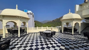 شرفة/رواق