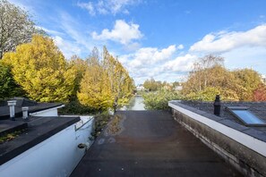 Property grounds - Contemporary 2BDR City Retreat (Dublin)