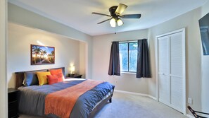 Desk, iron/ironing board, travel cot, free WiFi - Coastal Oasis! Hot Tub, Pool & Ping Pong Tables, Fenced Yard, Near Beach! (Port Orange)